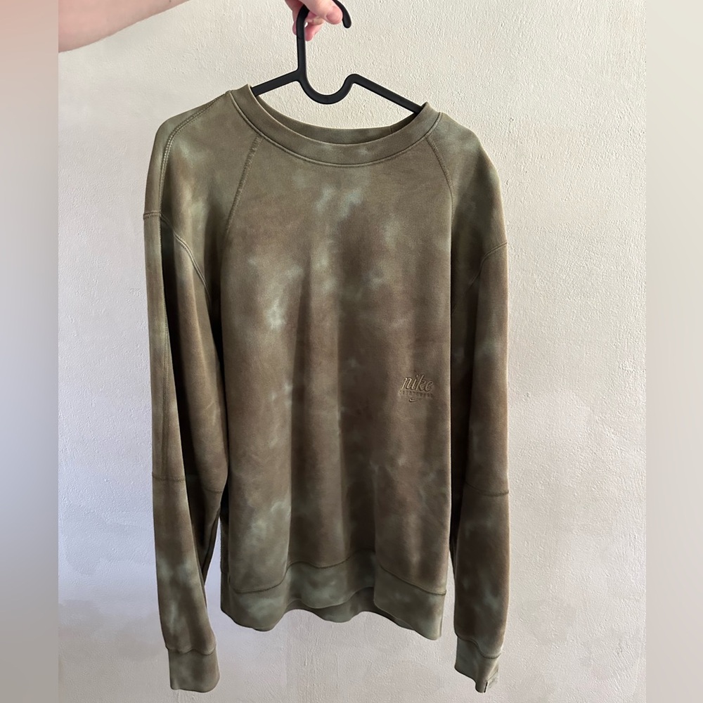 Camo Nike crewneck 🍃